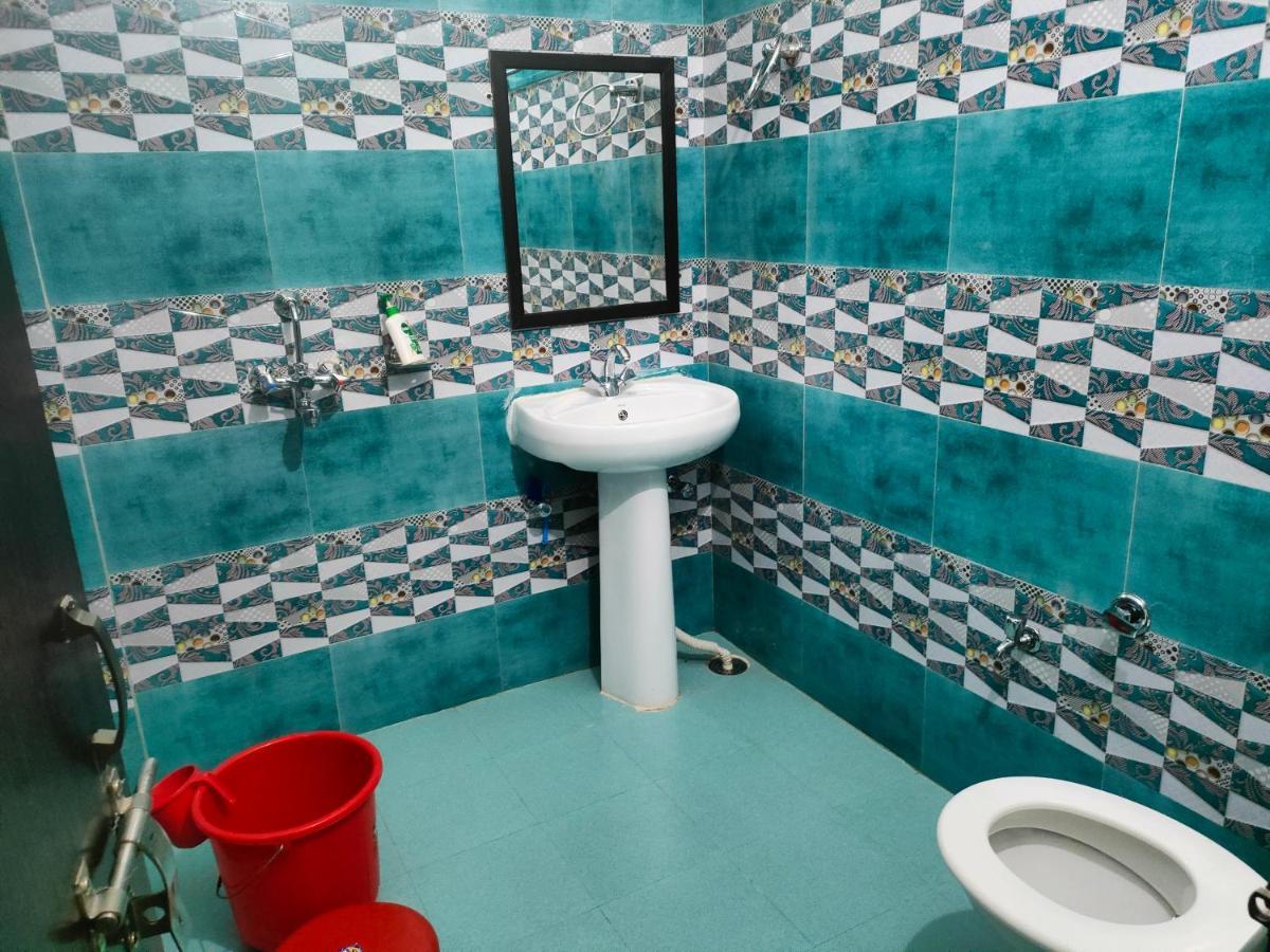 Hotel Rishabh And Banquet Hall Pithoragarh Екстер'єр фото