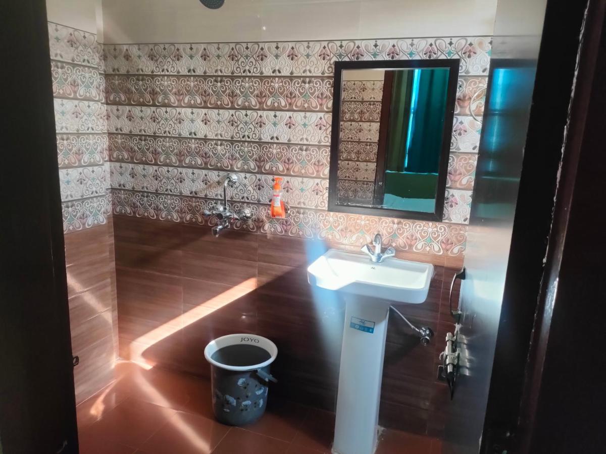 Hotel Rishabh And Banquet Hall Pithoragarh Екстер'єр фото