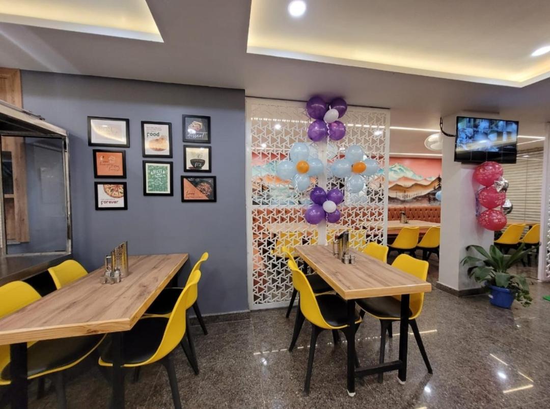 Hotel Rishabh And Banquet Hall Pithoragarh Екстер'єр фото