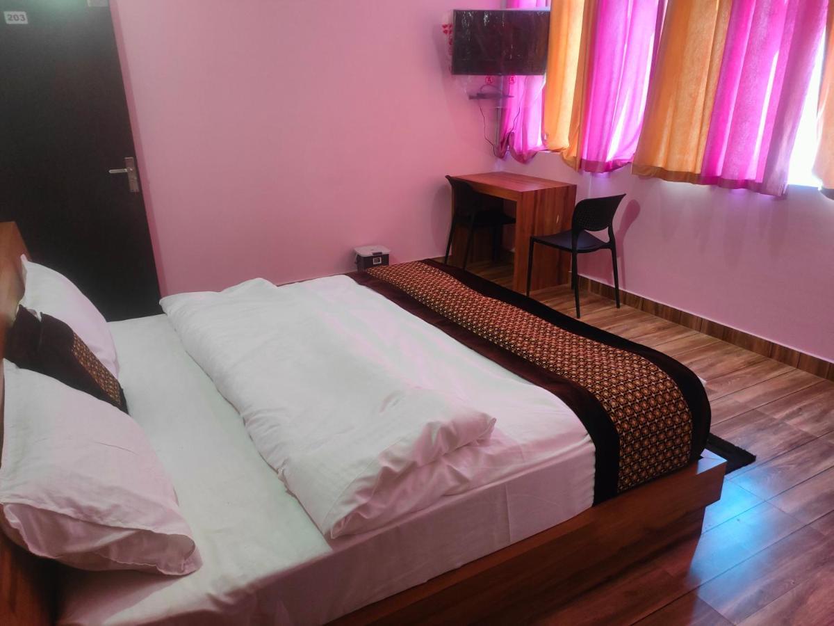 Hotel Rishabh And Banquet Hall Pithoragarh Екстер'єр фото