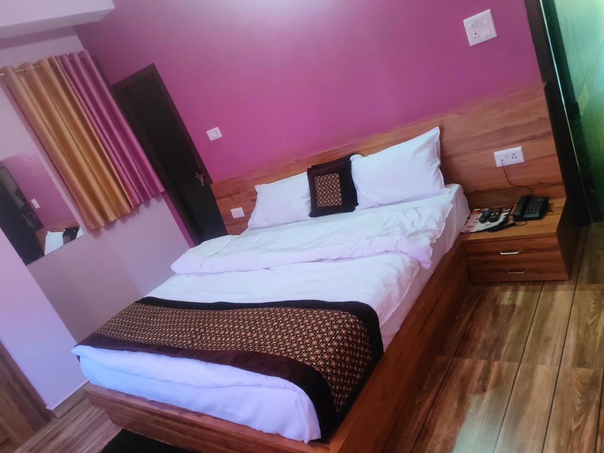 Hotel Rishabh And Banquet Hall Pithoragarh Екстер'єр фото